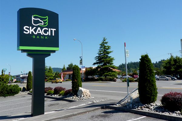 Skagit Bank - Environmental Illuminated Signage